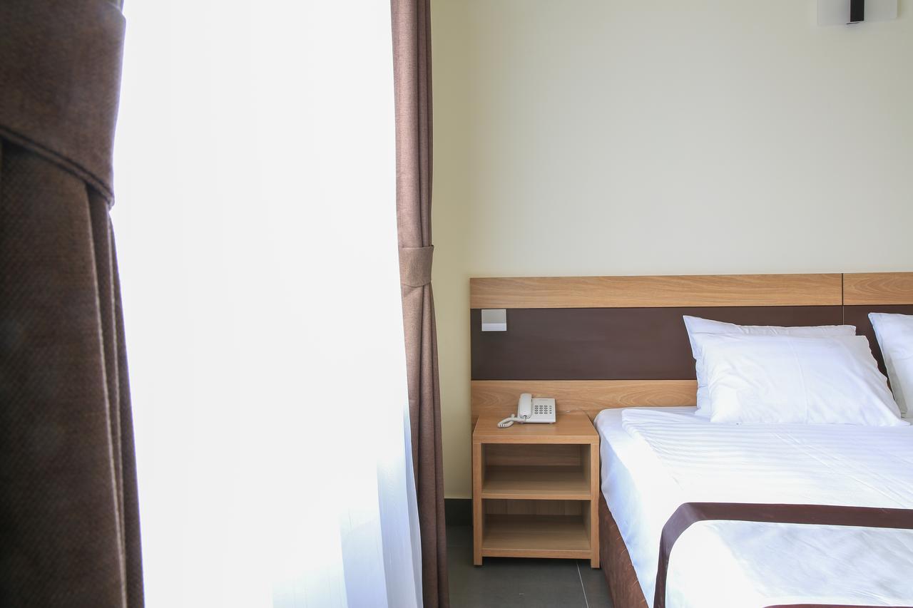Punt Hotel Hai Phong Exterior foto